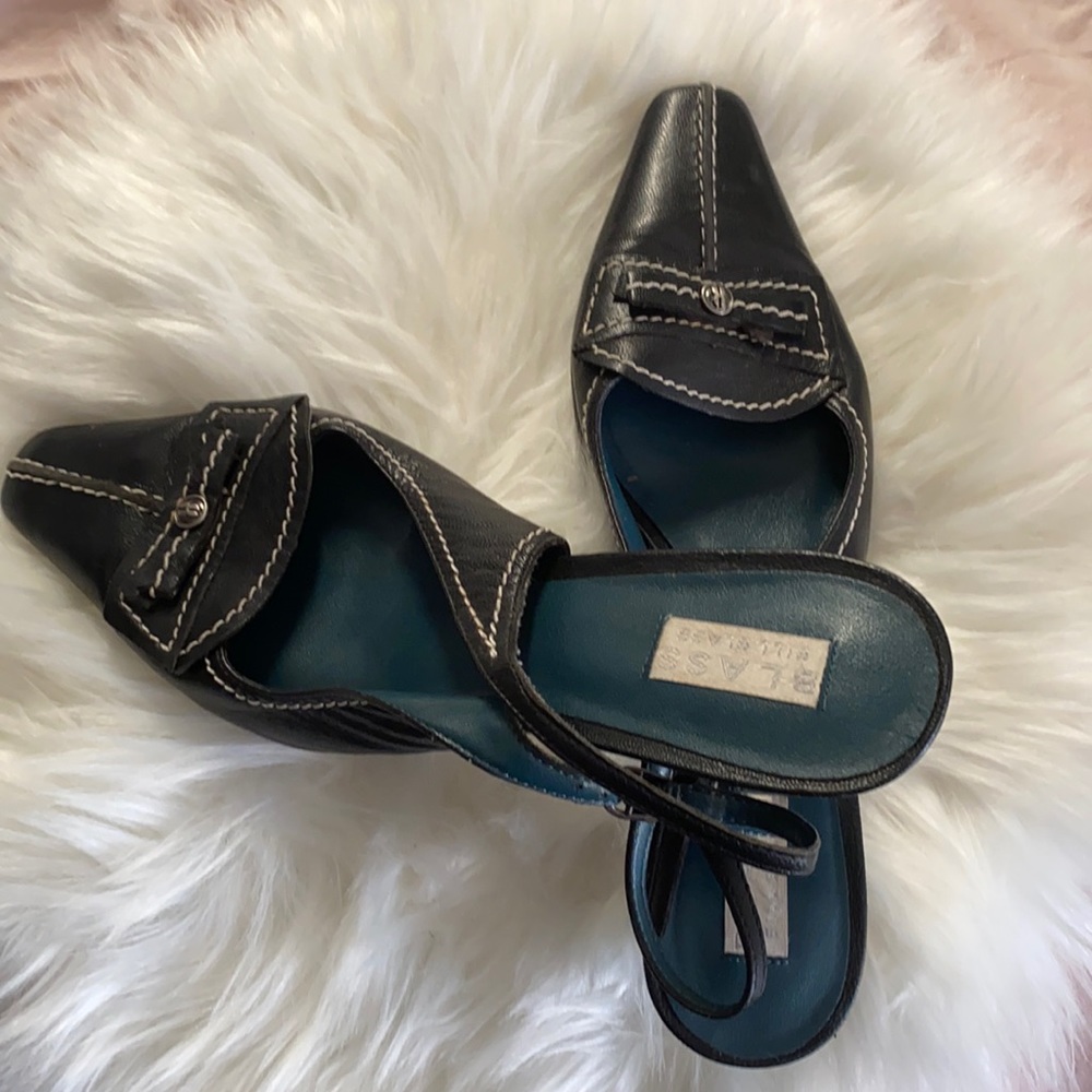 Black heeled sling